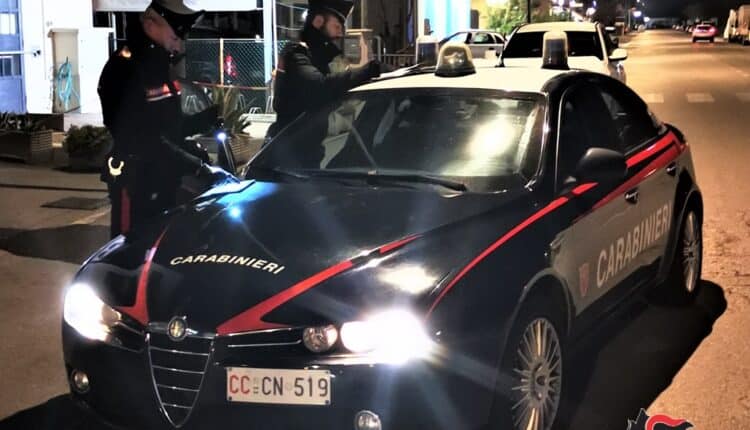 Cesenatico: Controlli dei carabinieri, due persone denunciate per stupefacenti