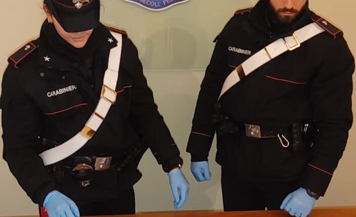 Perugia: Ingerisce 100 ovuli di cocaina, arrestato corriere della droga