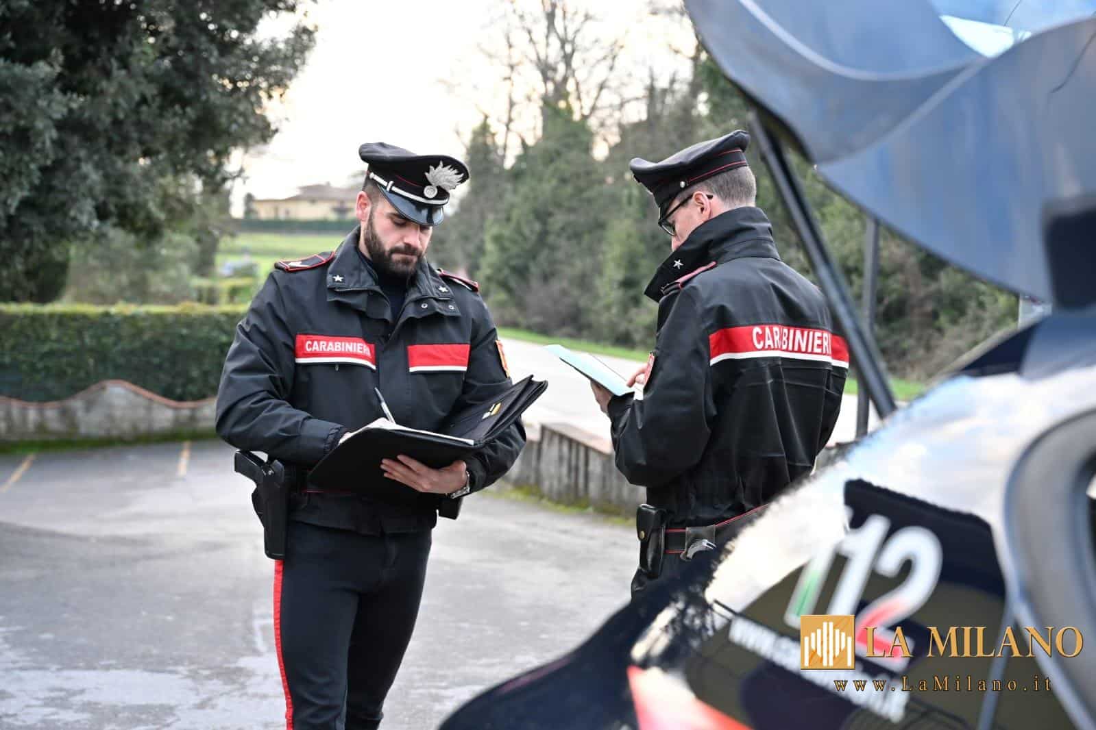 Capannori: Si appropria di un coltello e minaccia gli avventori di un bar. Denunciato dai Carabinieri