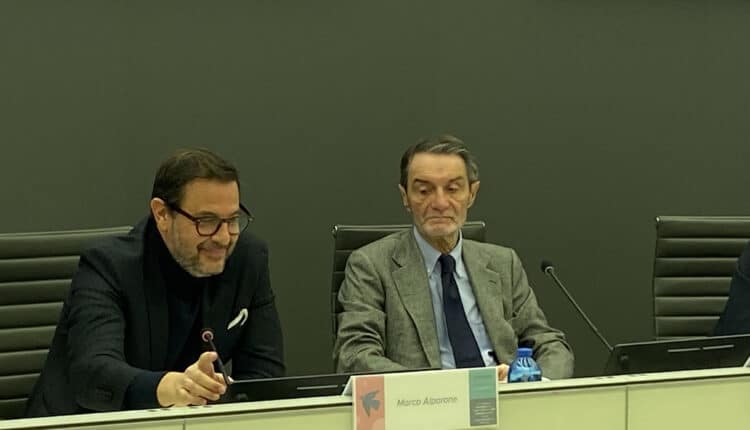Presentato in Regione Lombardia un progetto sperimentale all'avanguardia: coinvolgere le farmacie del territorio, più vicine ai pazienti e semplificare la sanità.
