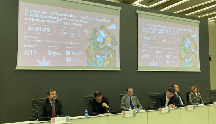 Presentato in Regione Lombardia un progetto sperimentale all'avanguardia: coinvolgere le farmacie del territorio, più vicine ai pazienti e semplificare la sanità.