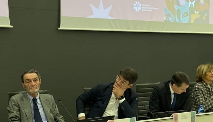 Presentato in Regione Lombardia un progetto sperimentale all'avanguardia: coinvolgere le farmacie del territorio, più vicine ai pazienti e semplificare la sanità.