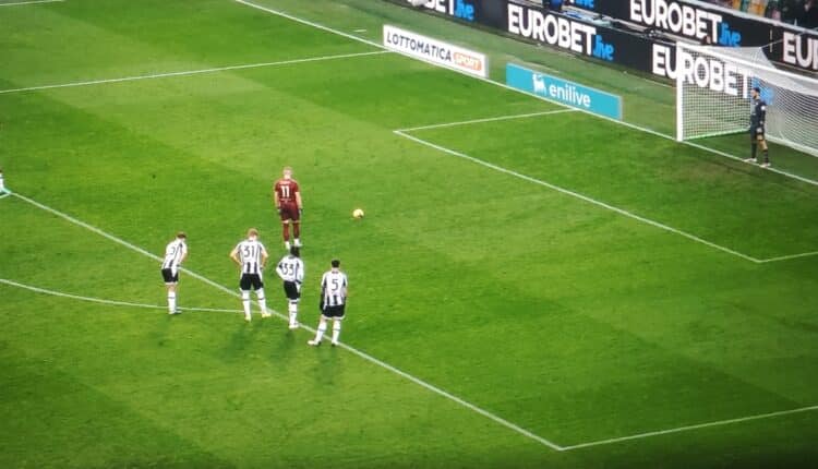 Serie A, i risultati: Milan all’ultimo respiro, Roma di rigore.