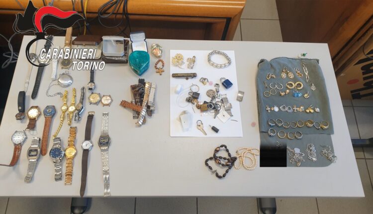Torino, ricettavano e riciclavano oro rubato. Eseguite 4 misure cautelari dai Carabinieri