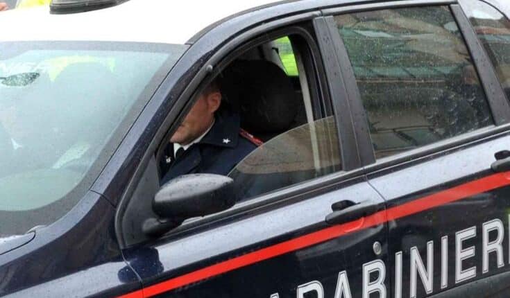 Napoli: Lite violenta e barricamento in casa, intervenuti i negoziatori del comando provinciale