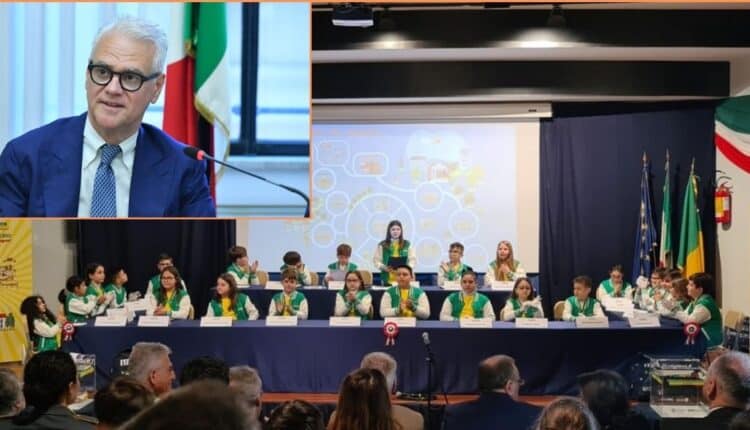 Inaugurazione e dialogo con studenti e bambini: Il Ministro Zangrillo in visita a Caivano