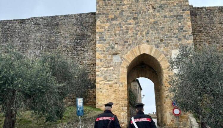 Monteriggioni: Si fingono carabinieri per truffare due anziani. Arrestati dalle Forze dell'Ordine, avvertite dalla vicina di casa