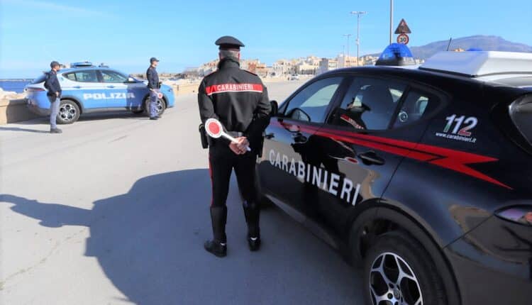 Trapani: Fuga a bordo di un ciclomotore rubato. Arrestato 18enne da Polizia e Carabinieri