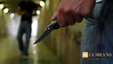 Città di Castello: si aggira con un coltello nel centro abitato e aggredisce i Carabinieri, arrestato