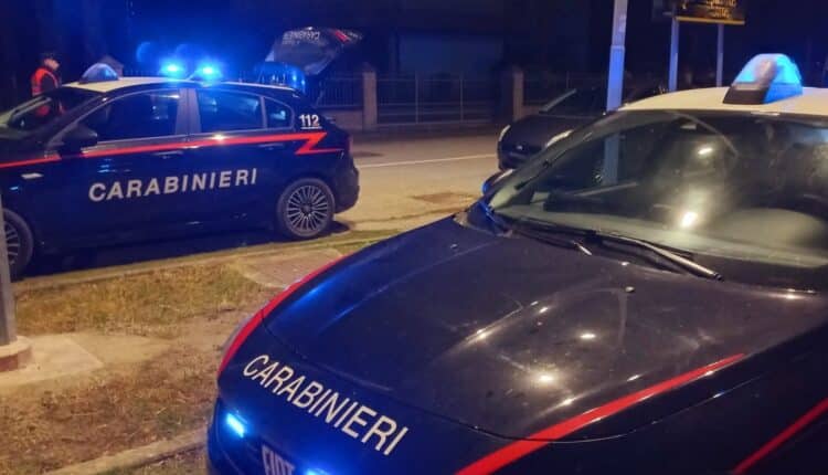 Copparo: Cercano di sottrarsi ad un controllo, 2 arrestati