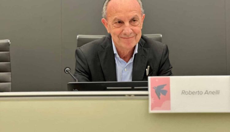 Presentato in Regione Lombardia un progetto sperimentale all'avanguardia: coinvolgere le farmacie del territorio, più vicine ai pazienti e semplificare la sanità.