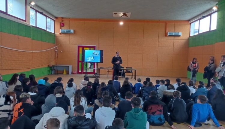 Guarcino e Trivigliano: I Carabinieri incontrano gli studenti delle elementari e delle medie per la tutela della legalità