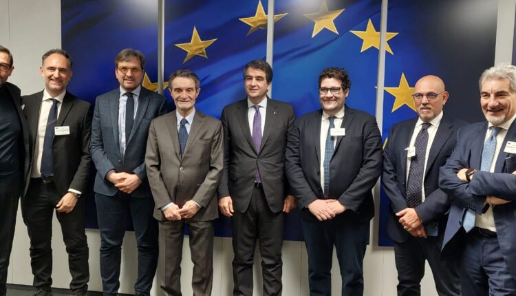 Lombardia in UE il governatore Fontana difende il ruolo delle Regioni: “protagoniste nella gestione dei fondi UE”