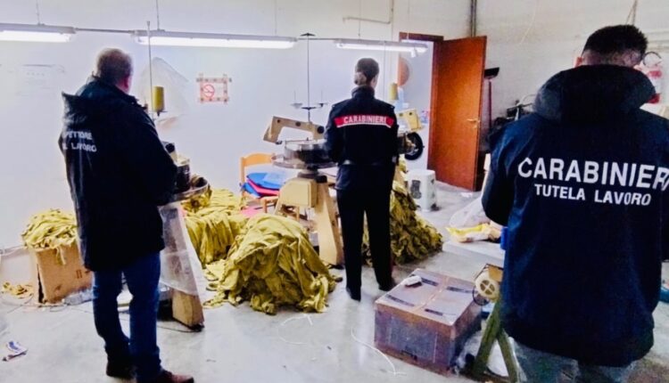 Schivenoglia: I Carabinieri controllano un laboratorio tessile e lo chiudono per irregolarità. Denunciato il titolare