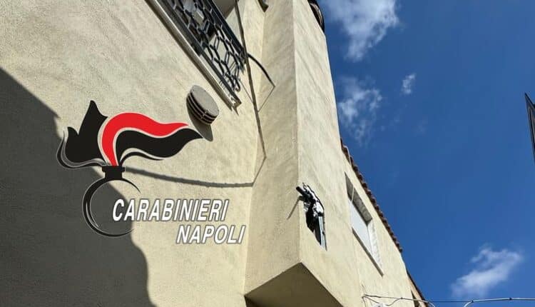 Napoli: Maltratta il figlio per il suo orientamento sessuale, 48enne arrestato dai Carabinieri