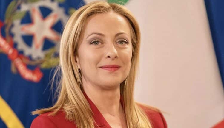 Iniziato il viaggio di Giorgia Meloni in Arabia Saudita: dalla visita all'Amerigo Vespucci al focus su difesa, energia e Piano Mattei