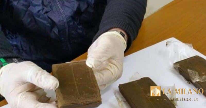 Torino: fugge in stazione con 300g di Hashish, giovane italiano arrestato dalla Polizia di Stato