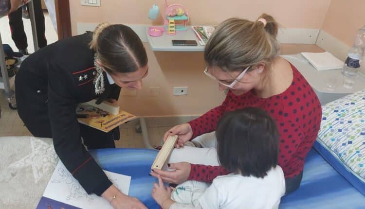 Trapani: I Carabinieri portano dei doni ai bambini ricoverati al reparto di pediatria del Sant'Antonio Abate