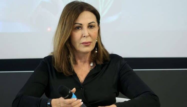 Ministra Santanchè risponde alle pressioni interne per le dimissioni: "non mi dimetto e vado avanti"