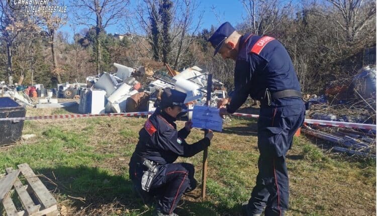 Seggiano, scoperto e sequestrato un terreno usato per smaltimento abusivo rifiuti speciali