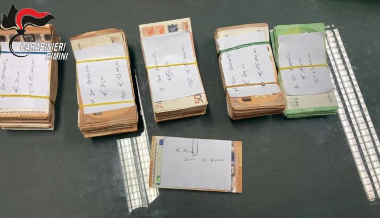 Eseguiti dai Carabinieri provvedimenti nei confronti di 39 indagati su tutto il territorio nazionale per traffico di stupefacenti e rapina