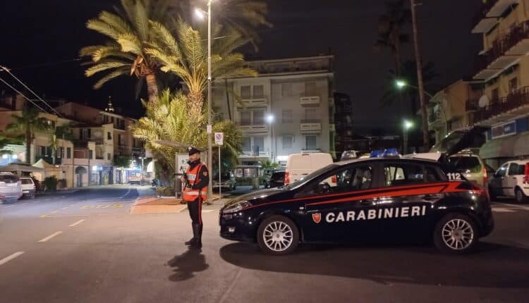 Bordighera, 3 ragazzi rapinano un 86enne con lo spray al peperoncino