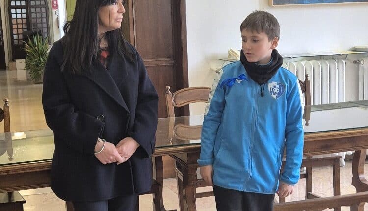 Rovigo: Giornata nazionale contro il bullismo e il cyberbullismo. Palazzo Nodari si colora di blu