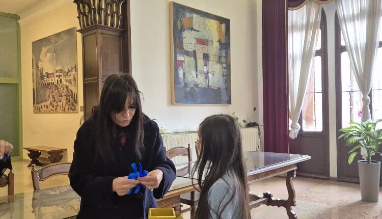 Rovigo: Giornata nazionale contro il bullismo e il cyberbullismo. Palazzo Nodari si colora di blu