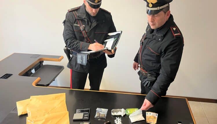 San Lazzaro di Savena: Blitz dei Carabinieri. Arrestato 30enne di origine tunisina, in possesso di droga e materiale per il suo confezionamento