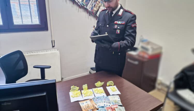 Bologna: lotta al traffico di droga, arrestati due giovani tunisini