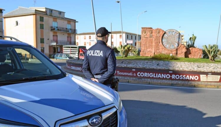 Corigliano-Rossano: Tende un agguato ed aggredisce a calci, pugni e con l'ausilio di un tirapugni un 30enne, arrestato 47enne