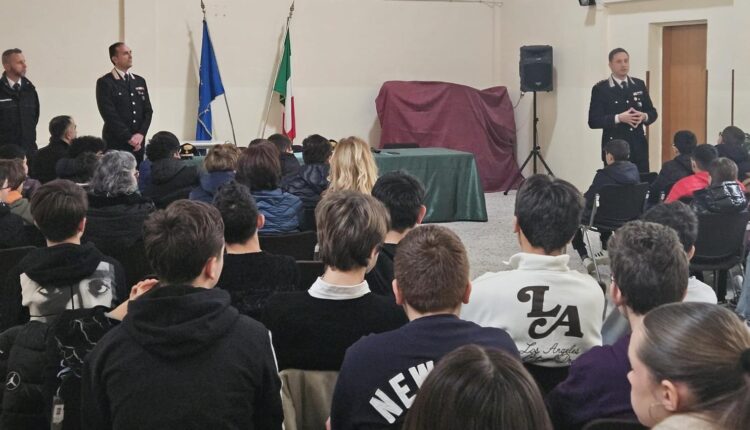 Soverato: Carabinieri e scuole insieme per l’educazione alla “Cultura della Legalità”