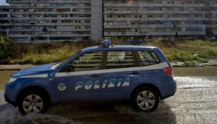 Napoli, arrestato 44enne a Scampia per detenzione di sostanze stupefacenti