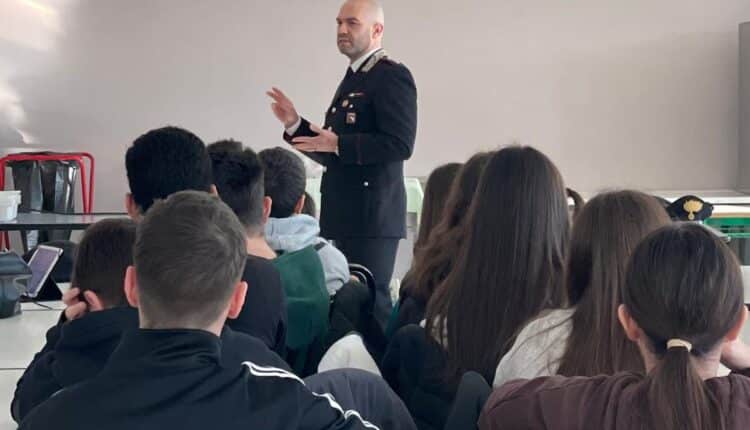 Argenta: I Carabinieri incontrano gli studenti dell’istituto comprensivo "Don Minzoni"