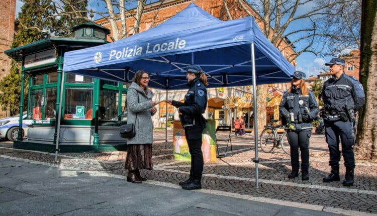 Modena, controlli su monopattini. Molti non indossavano il casco e sono stati multati