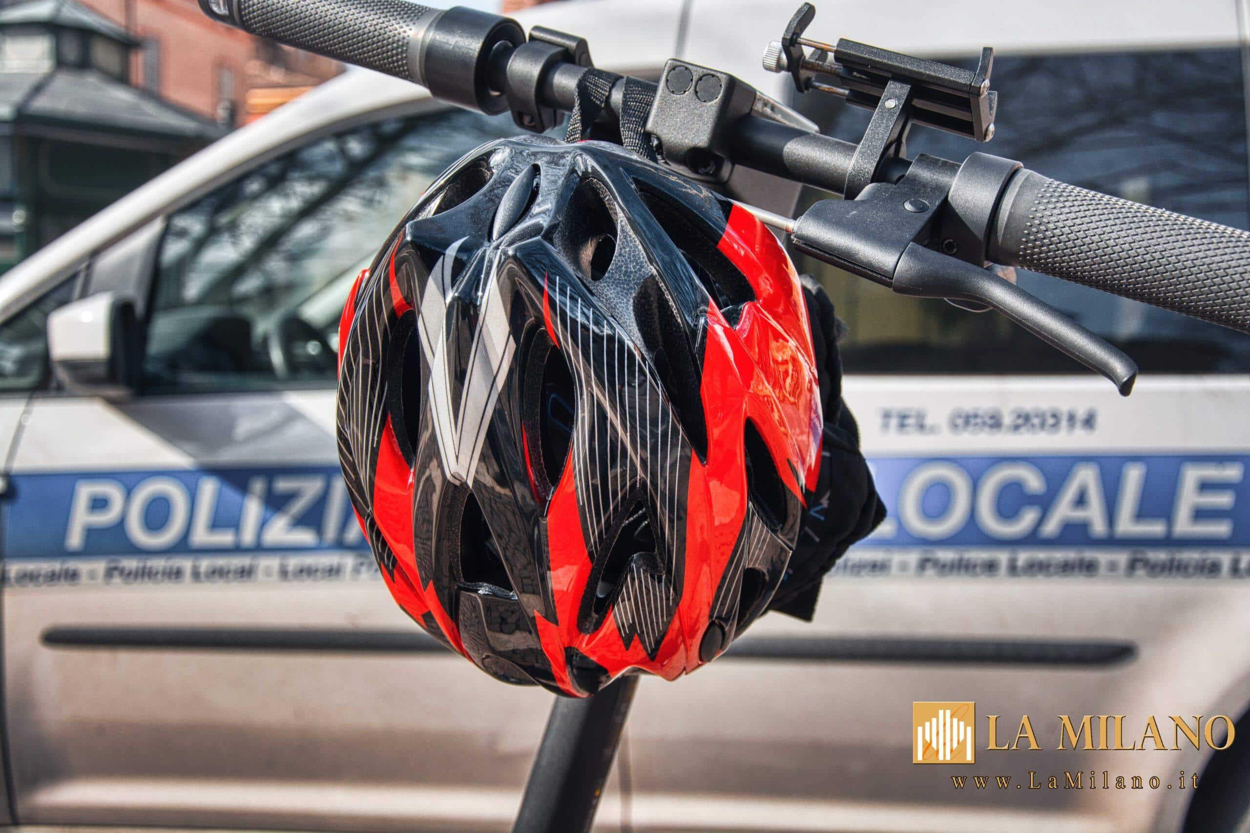 Modena, controlli su monopattini. Molti non indossavano il casco e sono stati multati