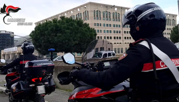 Montebello Jonico, smantellato clan criminale dopo un tentato omicidio. Arsenale scoperto in un giardino