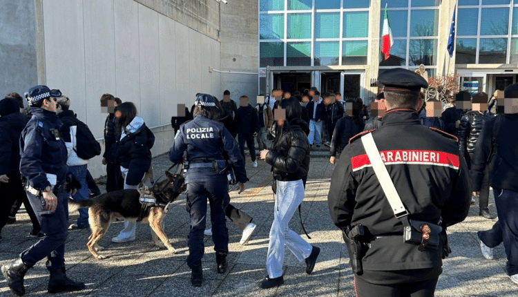 Ferrara, controlli antidroga presso un istituto scolastico superiore