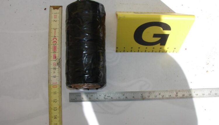 Lecce: fiumi di droga e armi, arrestate 9 persone