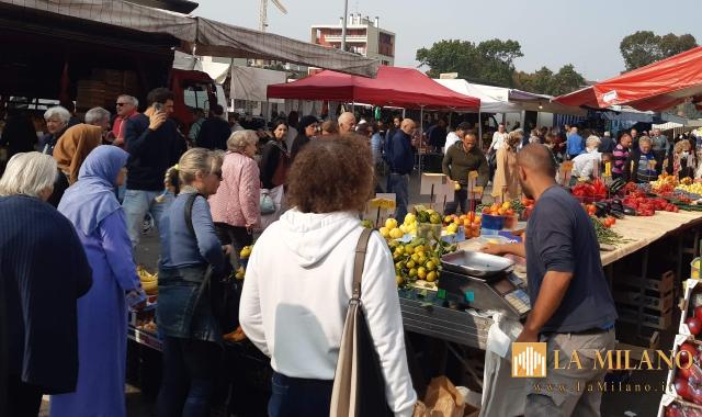 Gallarate, controlli al mercato cittadino: individuati 9 lavoratori in nero di cui 4 clandestini, denunciati e sanzionati gli esercenti