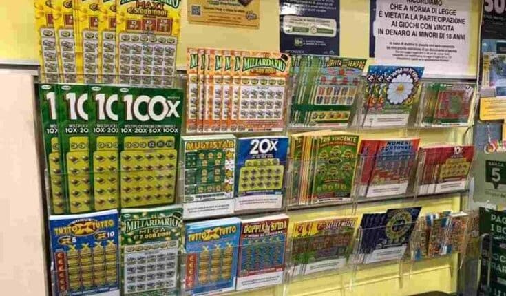 Bassano del Grappa: Ruba due pacchi completi di "Gratta e vinci" dal valore totale di 600 euro, notificato il foglio di via obbligatorio al 40enne