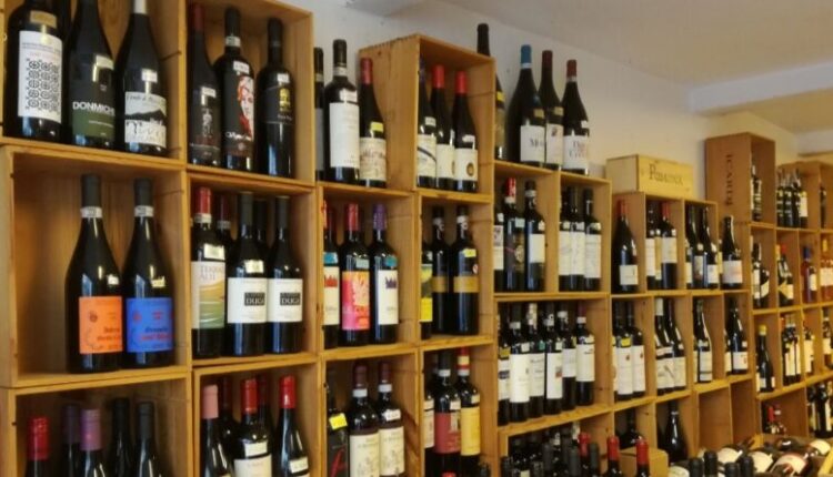 Casoria: enoteca vende alcolici e...droga, 44enne arrestato dai Carabinieri