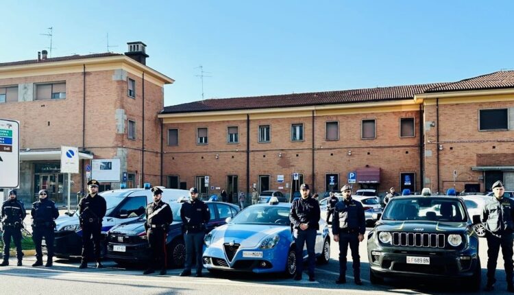 Ferrara: Questura, Carabinieri e Polizia Locale effettuano un servizio congiunto nelle aree più sensibili della città