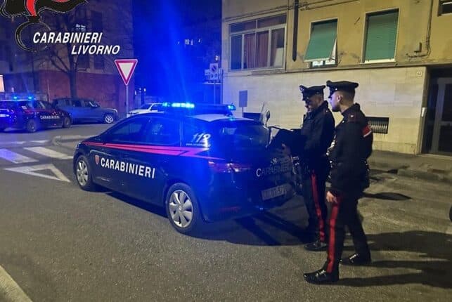 Livorno, donna di 40 anni si lancia dalla finestra dell'appartamento in cui vive