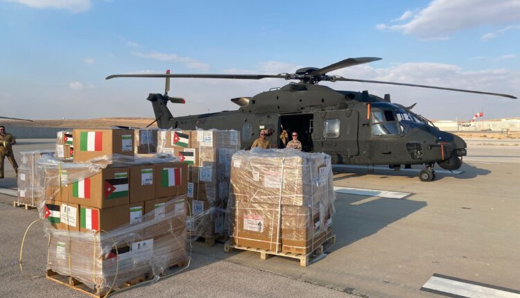 Aiuti umanitari per Gaza: completata la missione congiunta "Un ponte per Gaza", ministro Crosetto "ancora una volta la difesa aiuta chi soffre"