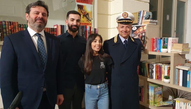 Sassari: «No alle slot, Sì a un buon libro», la campagna della Polizia locale contro la ludopatia