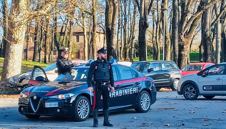 Ferrara: Si oppone al controllo e aggredisce i Carabinieri. Arrestato per resistenza a pubblico ufficiale e lesioni