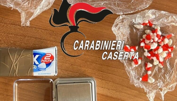 Recale: Nasconde la droga in un contenitore di caramelle, arrestato 26enne