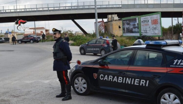 Rosolini: I Carabinieri arrestano 3 persone per estorsione, furto aggravato e ricettazione