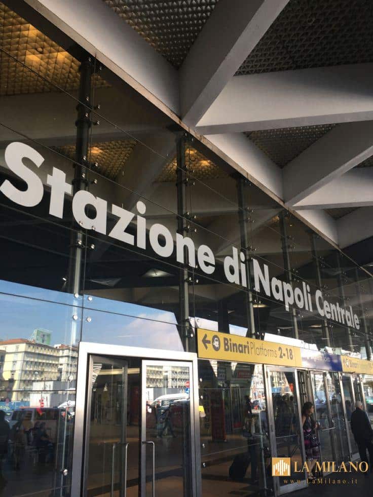 Napoli: La Polizia di Stato intensifica i servizi di contrasto al fenomeno dell'abusivismo commerciale e trae in arresto un rapinatore